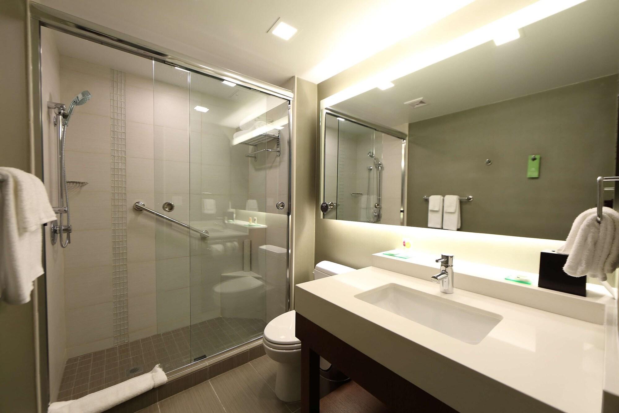Hotel Marinn Place Financial District 4*